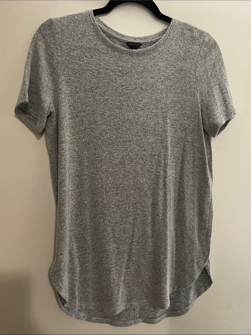 Ann Taylor Gray Short Sleeve Tunic Tee